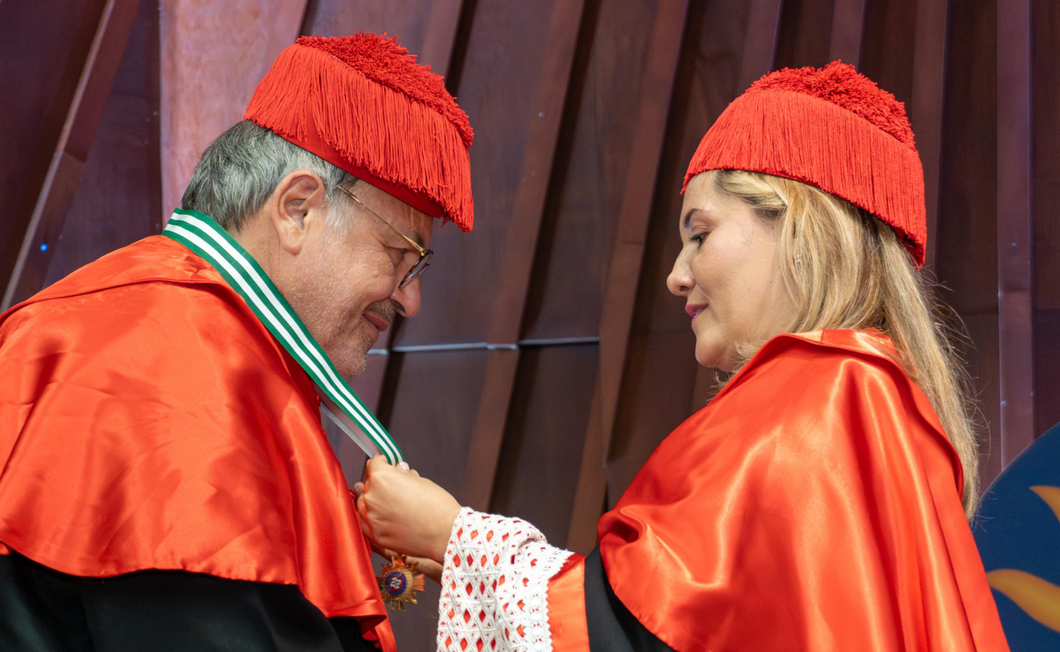 Professor José Martinez, an expert in agricultural law at the University of Göttingen, has been awarded an honorary doctorate by the Universidad Santo Tomás in Bogotá, Colombia.