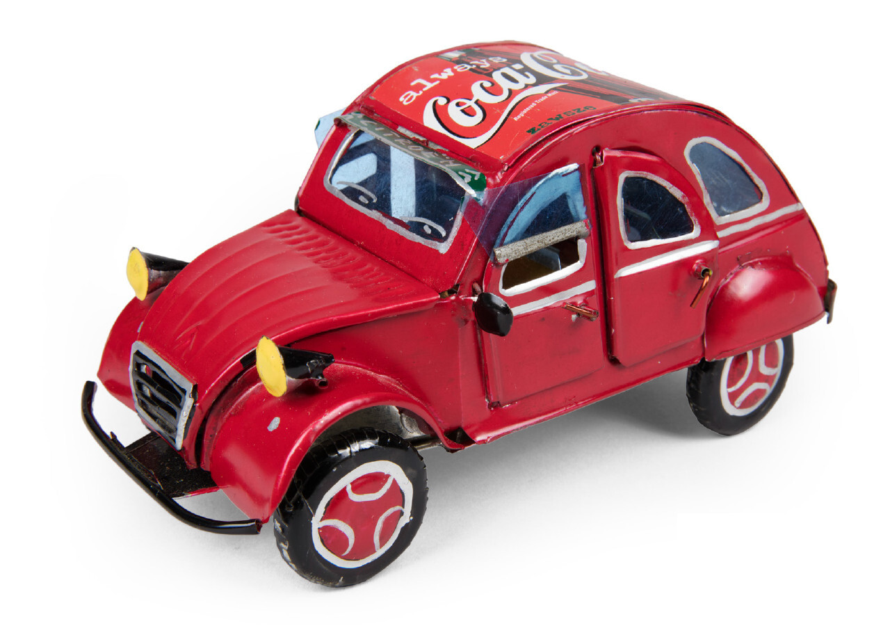 Miniaturauto aus Recyclingmaterial, Ethnologische Sammlung