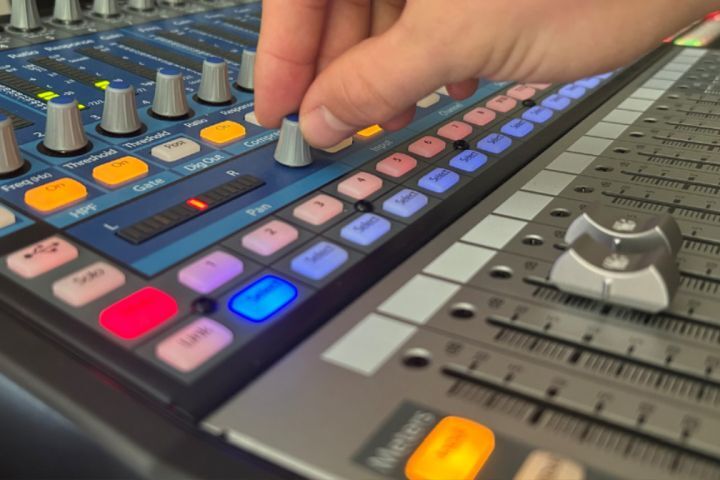 Mischpult im Tonstudio