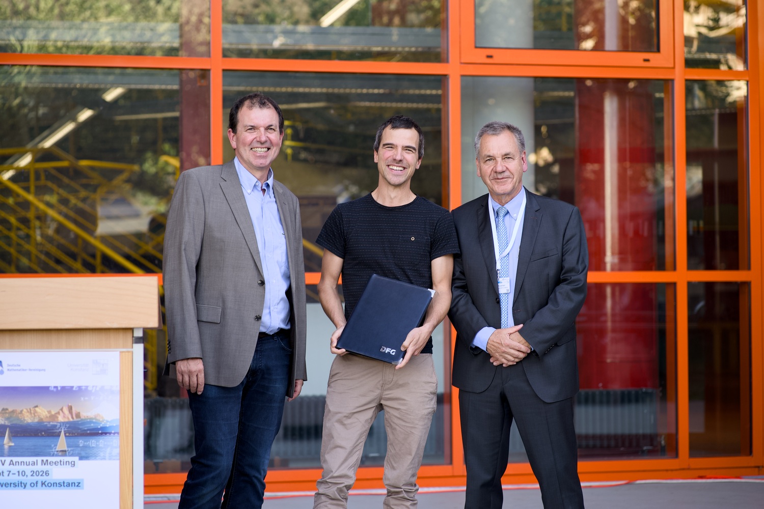 Von links: Dr. Frank Kiefer, DFG, Prof. Dr. Bernhard Schmitzer, Universität Göttingen, und Prof. Dr. Jürg Kramer, Deutsche Mathematiker-Vereinigung.