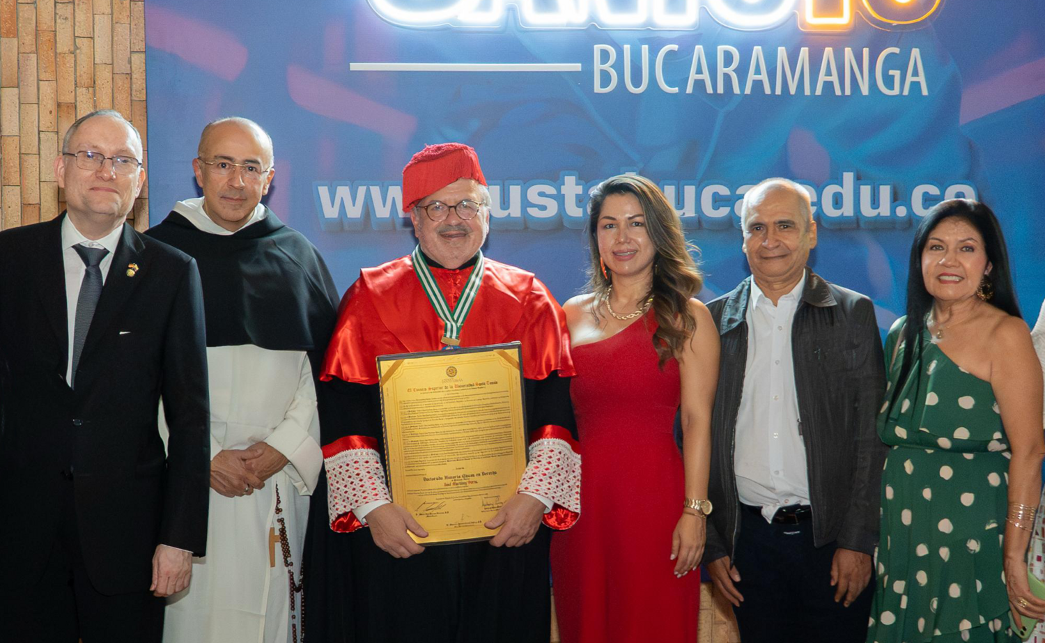 The award ceremony took place at the Universidad Santo Tomás.