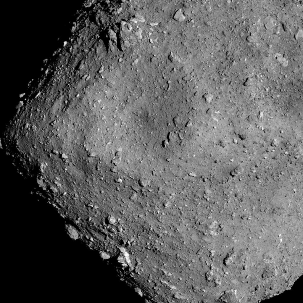 Asteroid Ryugu, aufgenommen am 20. Juli 2018 aus einer Entfernung von sechs Kilometern.