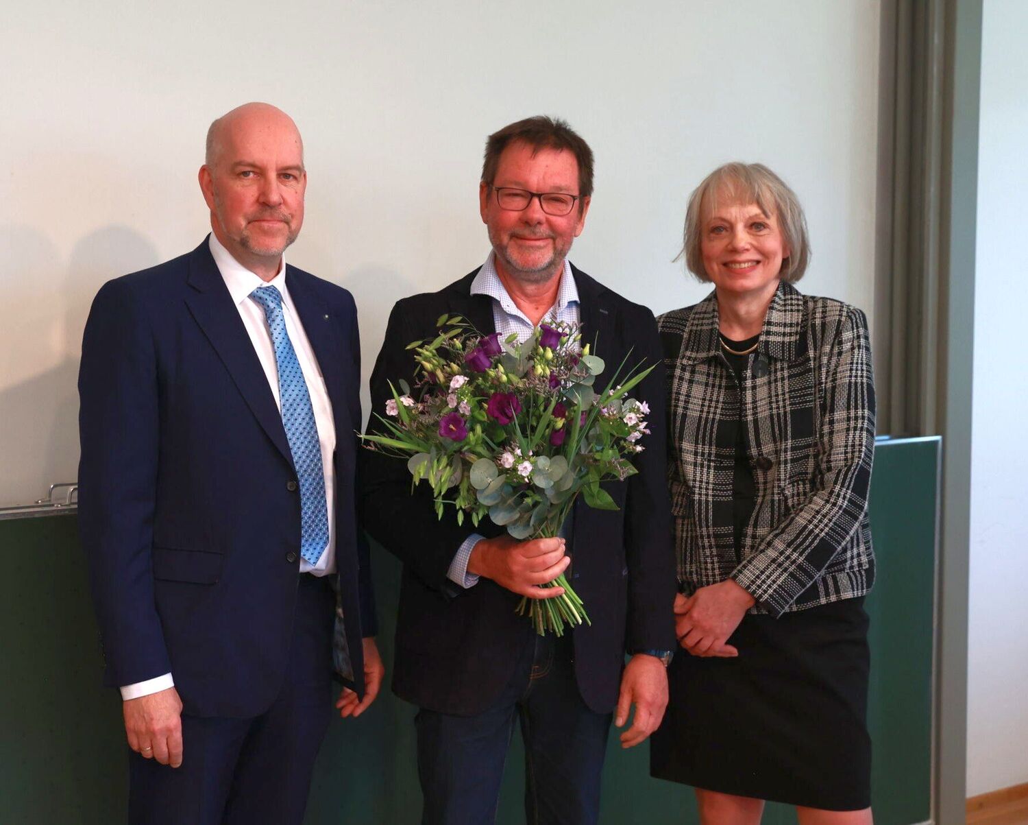 From left: Mikael Hannus, Professor Holger Militz, Professor Johanna Buchert