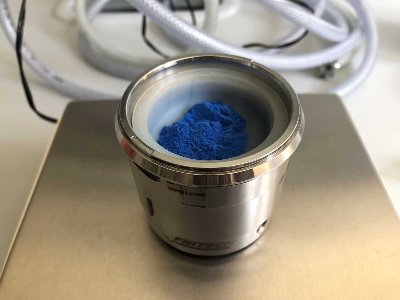 Egyptian blue: the researchers obtained the nanosheets from this powder.