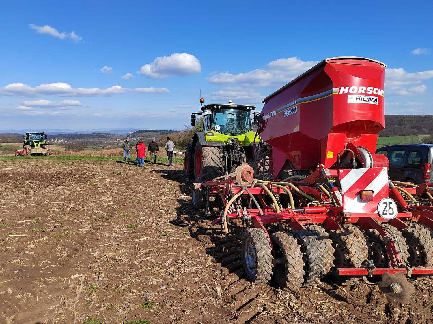 In addition to Göttingen University, four other research institutions and ten partners from agriculture, nature conservation, administration, and education are involved. The Lower Saxony Ministry of Science and Culture has funded the research for six years with 5.3 million euros from the “zukunft.niedersachsen” programme.